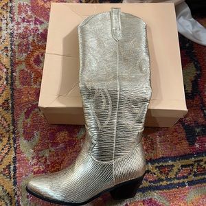 BRAND NEW Billini Gold Cowgirl Boots